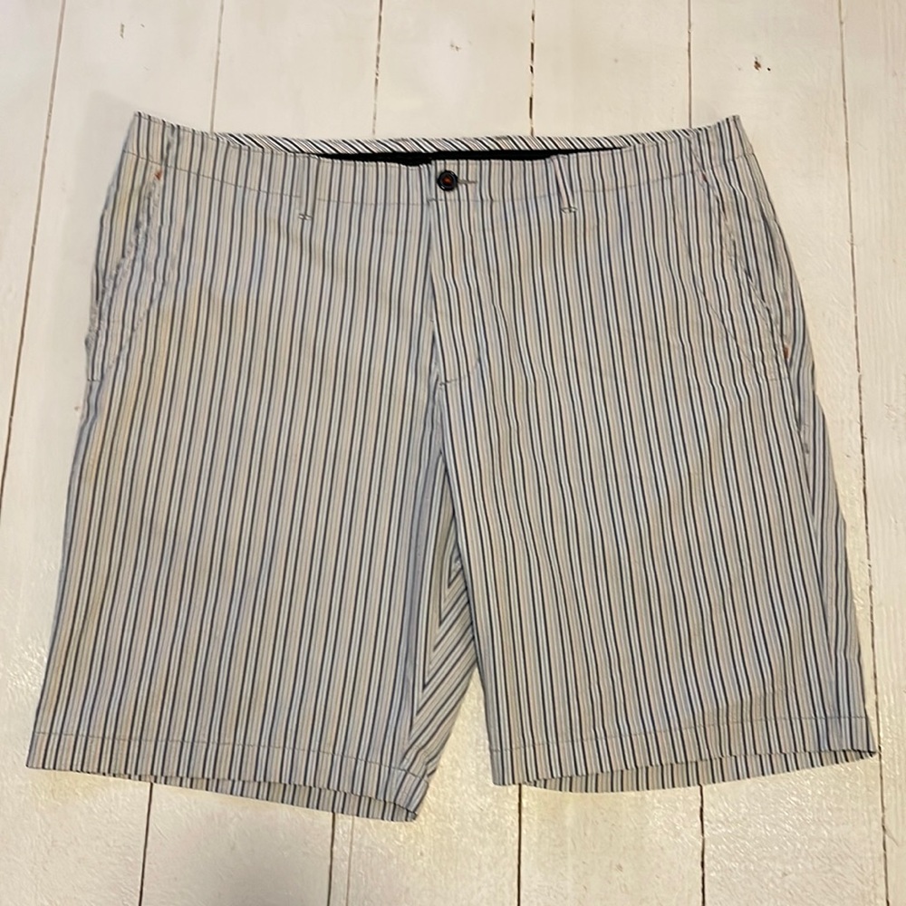Tommy Bahama Men’s Seersucker Striped Shorts Size 40